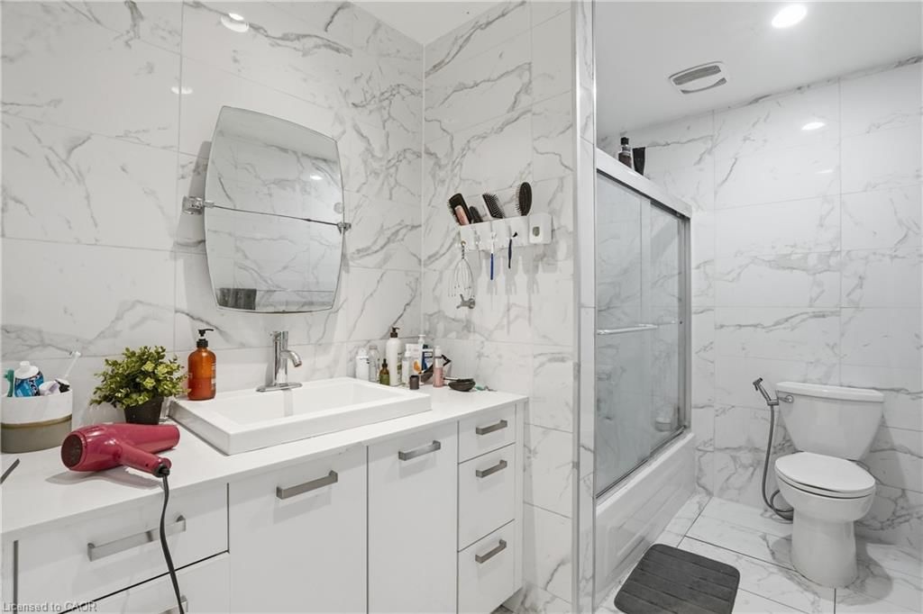 Condo/Apt Unit for lease at 82 Queen Street, Hamilton, ON, L8R 2V4 - Central South - MLS: 40814224