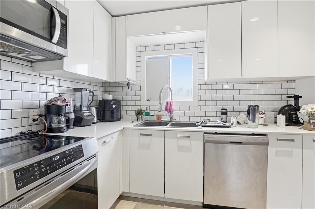 Condo/Apt Unit for lease at 82 Queen Street, Hamilton, ON, L8R 2V4 - Central South - MLS: 40814224