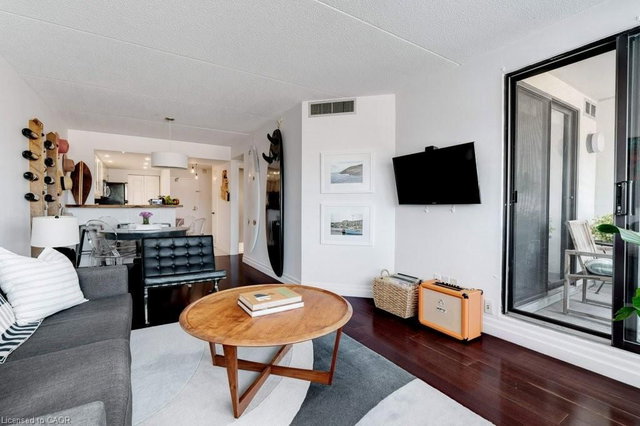 214 - 100 Bronte Road