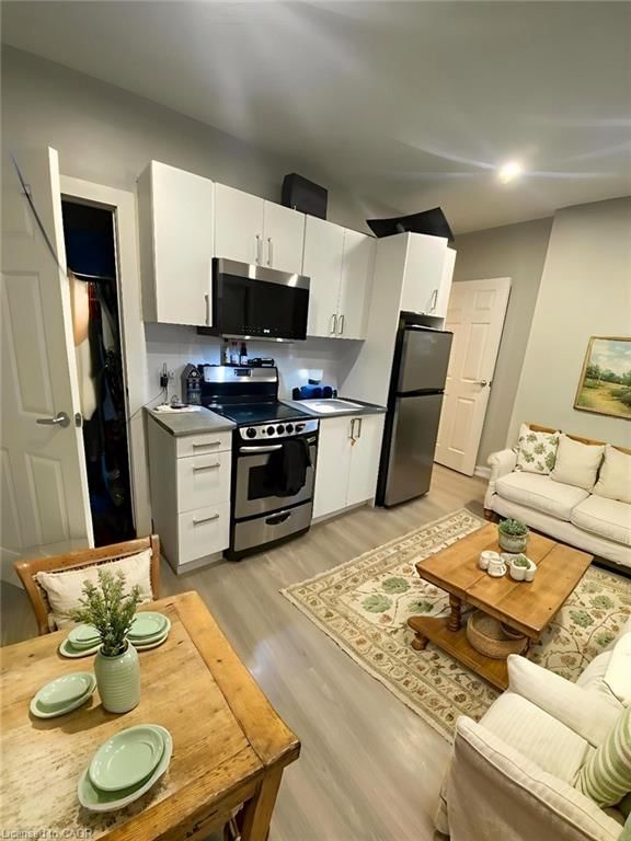 Condo/Apt Unit for lease at 203-72 Victoria Avenue, Hamilton, ON, L8N 2S7 - Stinson - MLS: 40814369