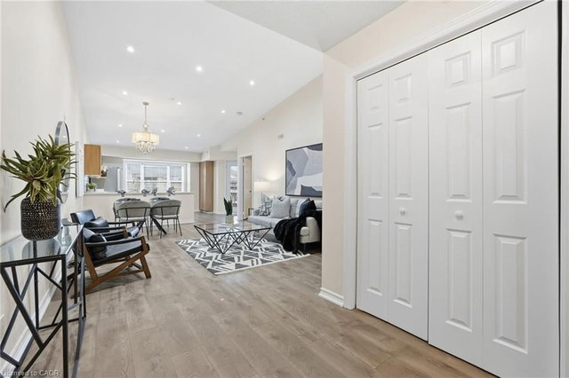 411 - 2035 Appleby Line