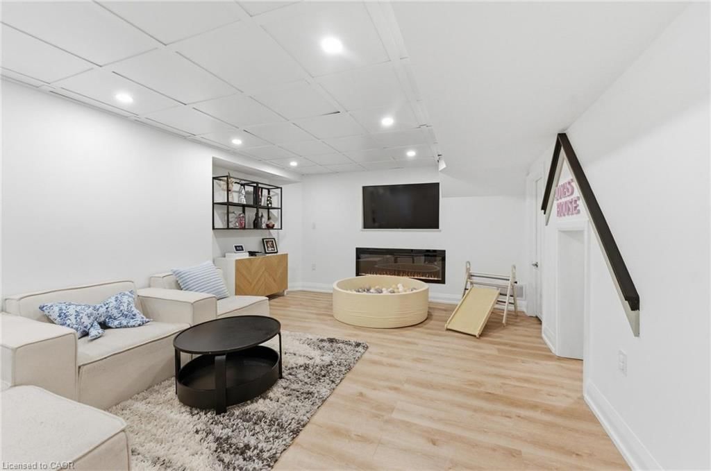 Single Family Residence for sale at 138 Miller Drive, Ancaster, ON, L9G 4W4 - Maple Lane Annex - MLS: 40814534