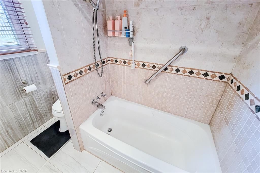 Single Family Residence for sale at 114 Juanita Drive, Hamilton, ON, L9C 2G3 - Westcliffe - MLS: 40814570