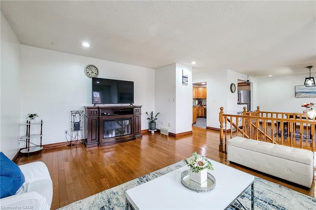 Single Family Residence for sale at 114 Juanita Drive, Hamilton, ON, L9C 2G3 - Westcliffe - MLS: 40814570