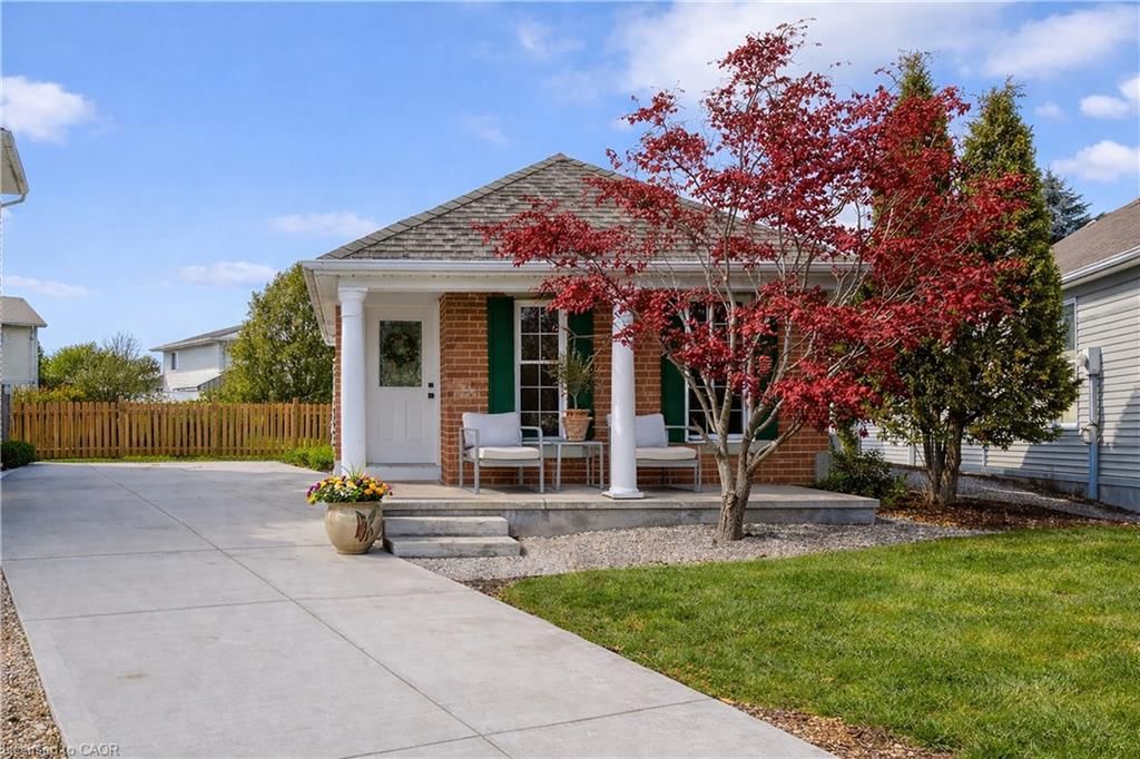 Single Family Residence sold at 707 Jacob Lane, Waterloo, ON, N2V 2A7 - Lakeshore North - MLS: 40814834