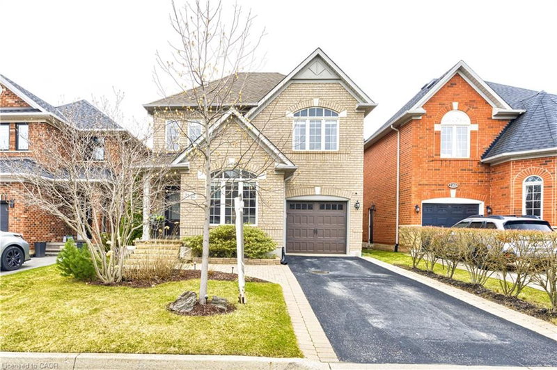 2142 Meadowglen Drive, Oakville, Ontario