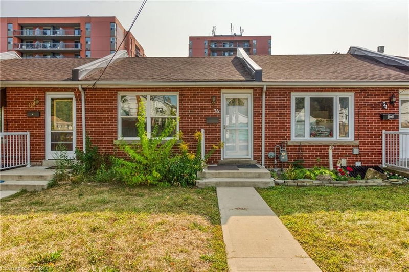 36 Macklin Street N