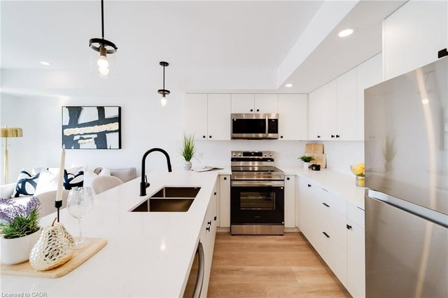 3 - 825 Stirling Avenue S