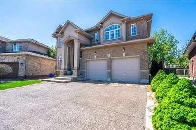 24 Edgecroft Crescent