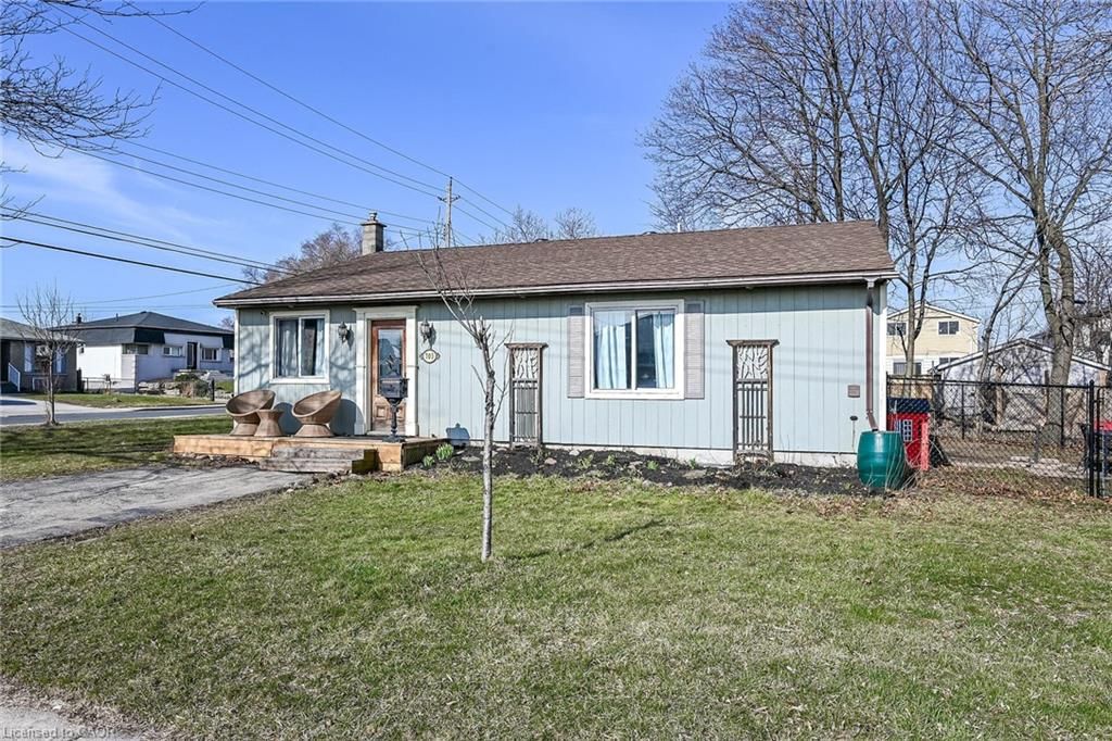 Single Family Residence for sale at 703 Dunn Avenue, Hamilton, ON, L8H 6M7 - Parkview - MLS: 40816361