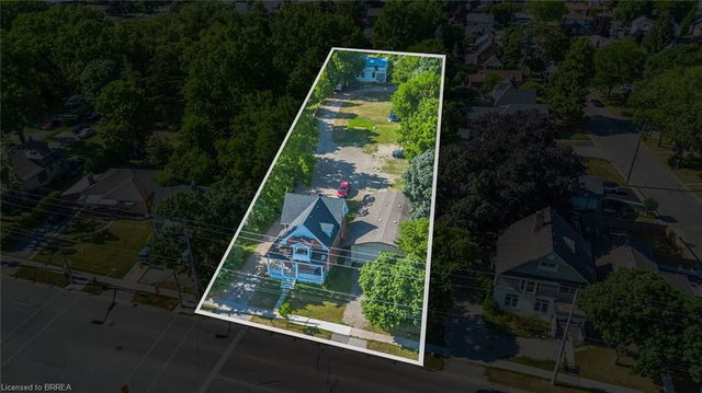 816 Colborne Street E