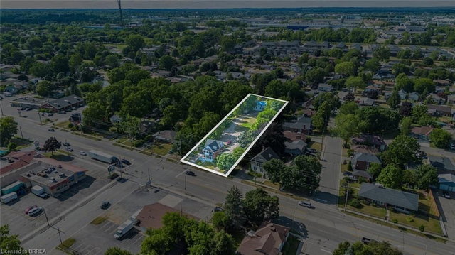 816 Colborne Street E