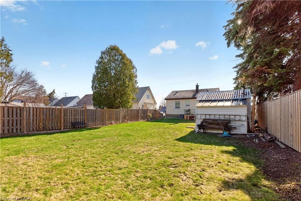 Single Family Residence for sale at 944 Garth Street, Hamilton, ON, L9C 4L2 - Gilbert - MLS: 40816406