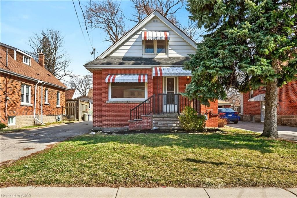 Single Family Residence for sale at 33 East 34th Street, Hamilton, ON, L8V 3W2 - Raleigh - MLS: 40816438