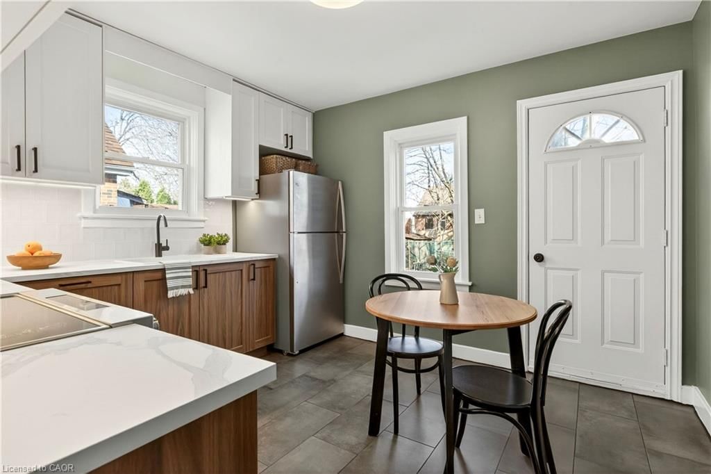 Single Family Residence for sale at 33 East 34th Street, Hamilton, ON, L8V 3W2 - Raleigh - MLS: 40816438