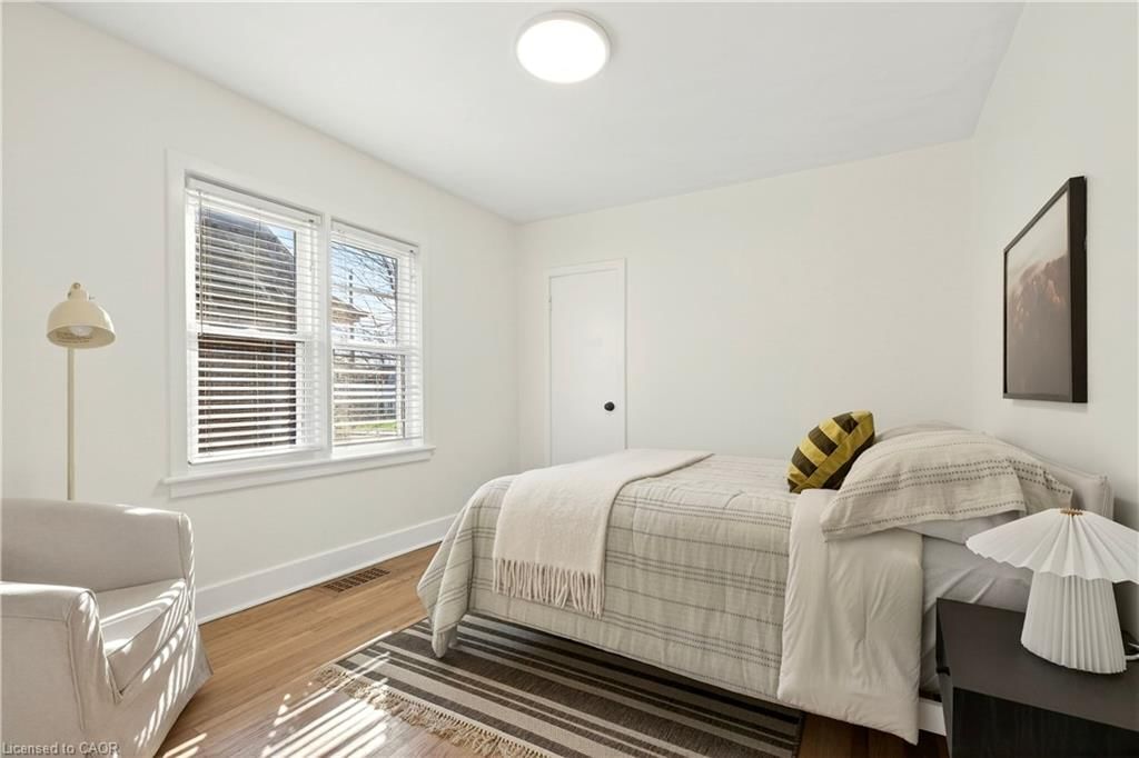 Single Family Residence for sale at 33 East 34th Street, Hamilton, ON, L8V 3W2 - Raleigh - MLS: 40816438