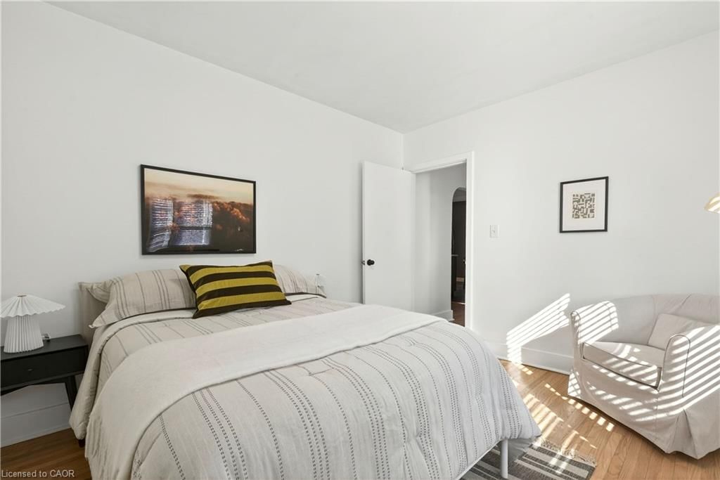 Single Family Residence for sale at 33 East 34th Street, Hamilton, ON, L8V 3W2 - Raleigh - MLS: 40816438