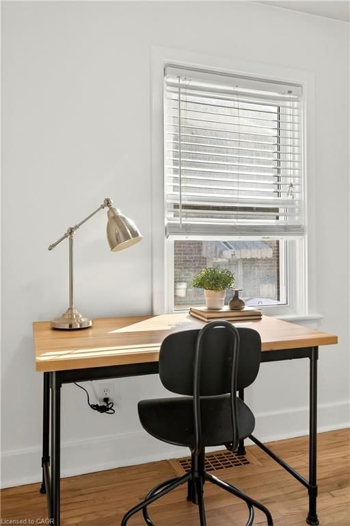 Single Family Residence for sale at 33 East 34th Street, Hamilton, ON, L8V 3W2 - Raleigh - MLS: 40816438