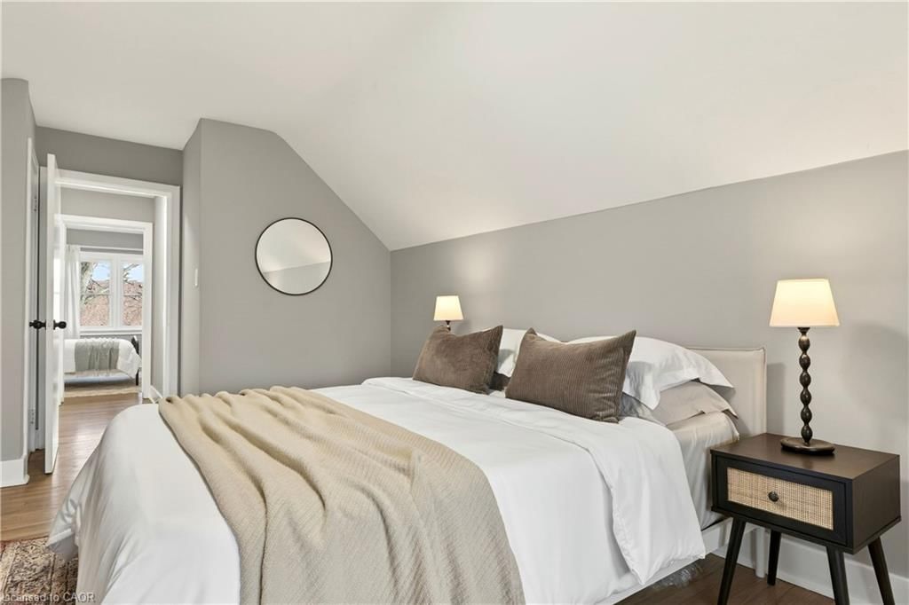 Single Family Residence for sale at 33 East 34th Street, Hamilton, ON, L8V 3W2 - Raleigh - MLS: 40816438