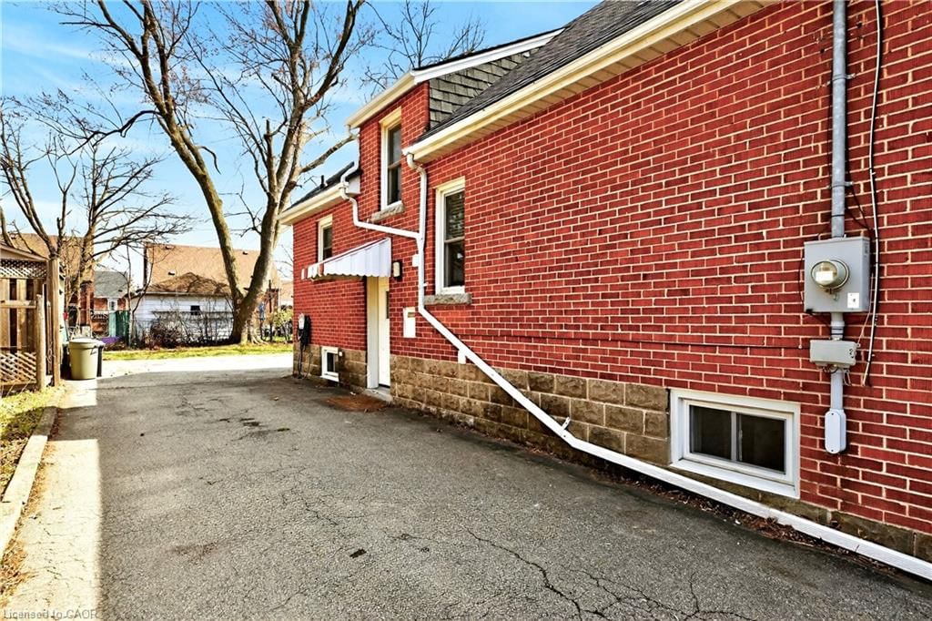 Single Family Residence for sale at 33 East 34th Street, Hamilton, ON, L8V 3W2 - Raleigh - MLS: 40816438