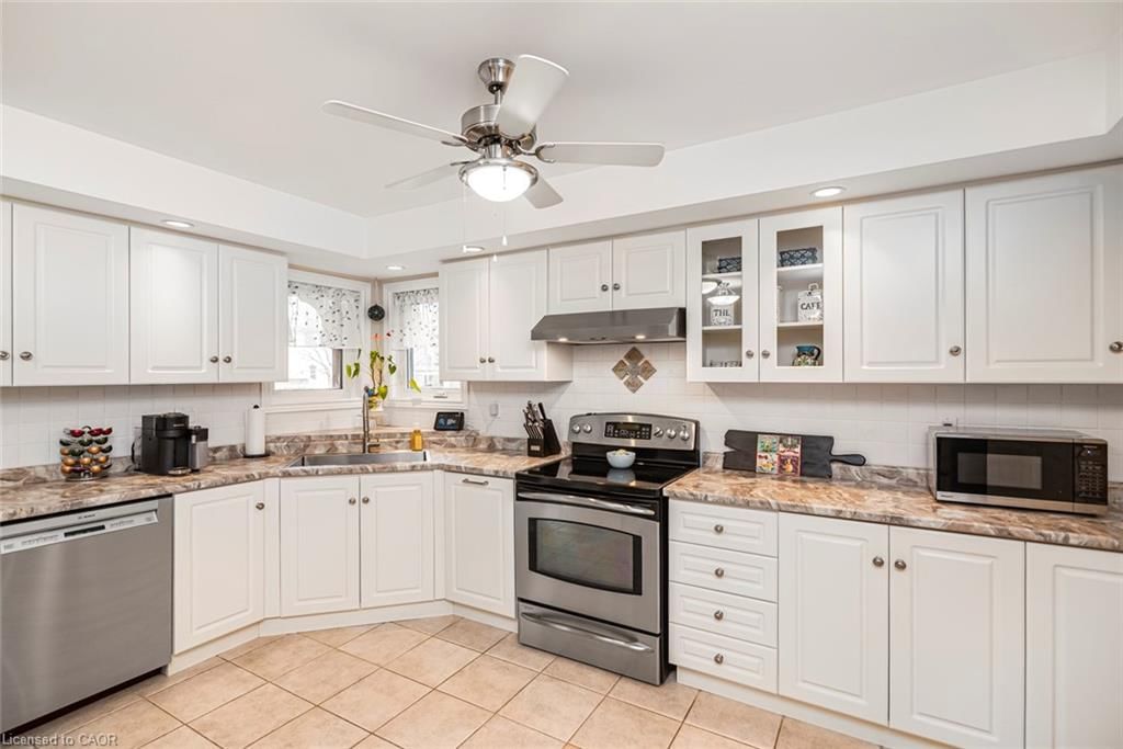 Single Family Residence for sale at 40 Artistic Boulevard, Hamilton, ON, L8T 4Z9 - Lisgar - MLS: 40816473