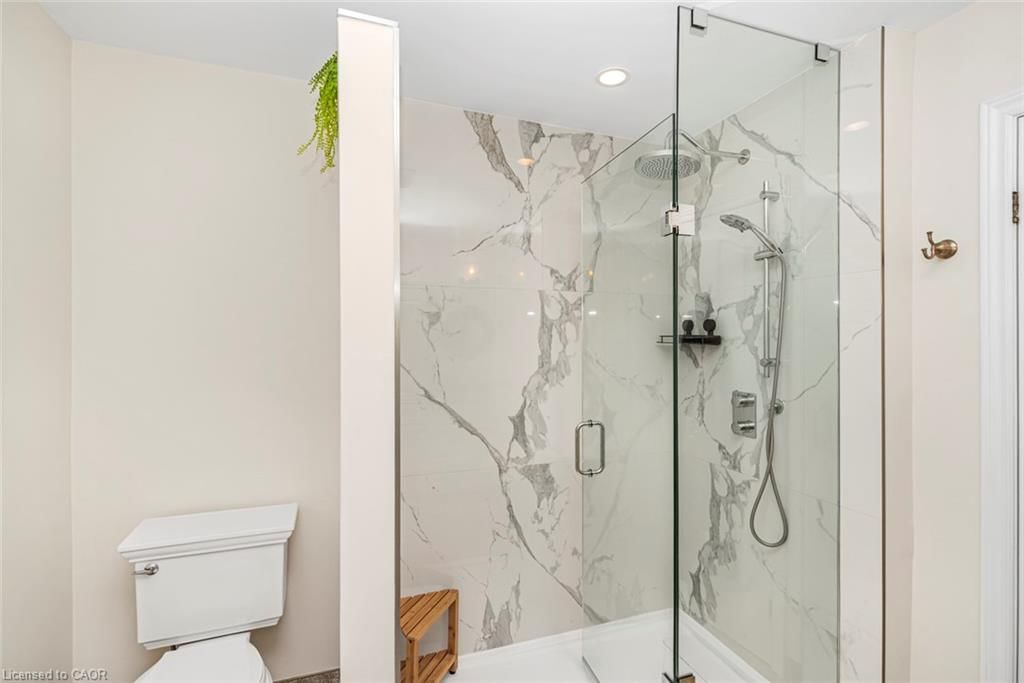 Single Family Residence for sale at 40 Artistic Boulevard, Hamilton, ON, L8T 4Z9 - Lisgar - MLS: 40816473