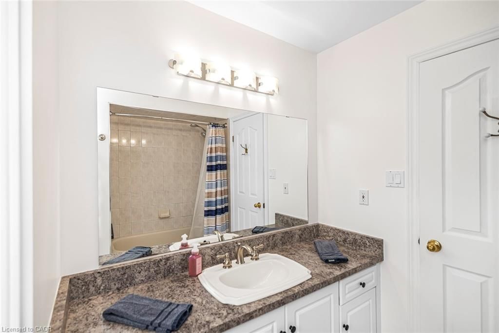 Single Family Residence for sale at 40 Artistic Boulevard, Hamilton, ON, L8T 4Z9 - Lisgar - MLS: 40816473