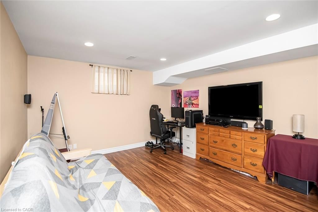 Single Family Residence for sale at 40 Artistic Boulevard, Hamilton, ON, L8T 4Z9 - Lisgar - MLS: 40816473