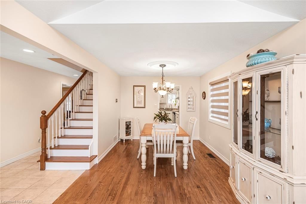 Single Family Residence for sale at 40 Artistic Boulevard, Hamilton, ON, L8T 4Z9 - Lisgar - MLS: 40816473