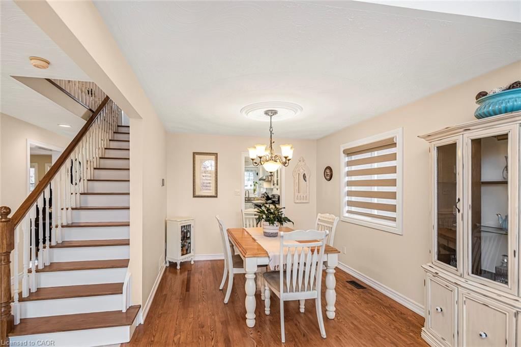 Single Family Residence for sale at 40 Artistic Boulevard, Hamilton, ON, L8T 4Z9 - Lisgar - MLS: 40816473