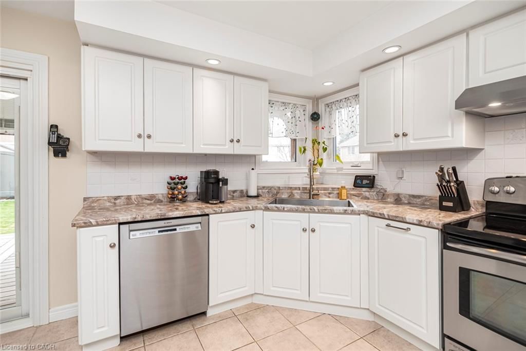 Single Family Residence for sale at 40 Artistic Boulevard, Hamilton, ON, L8T 4Z9 - Lisgar - MLS: 40816473