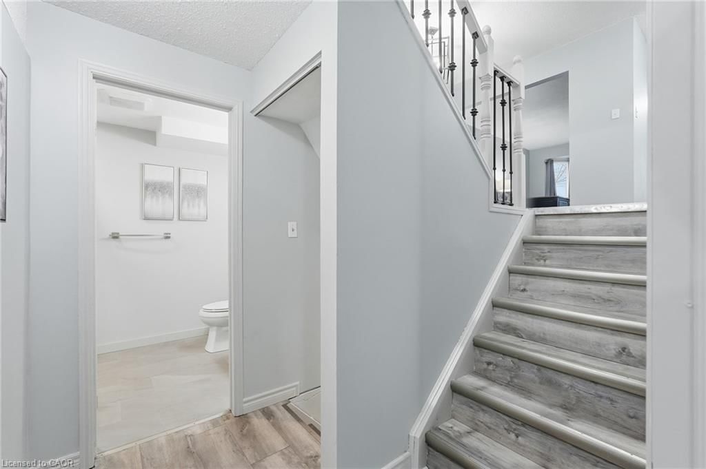 Single Family Residence for sale at 39 Kennard Street, Stoney Creek, ON, L8J 2C3 - Valley Park - MLS: 40816503