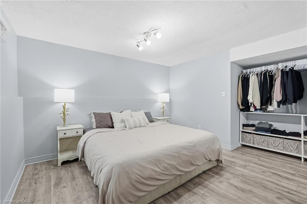 Single Family Residence for sale at 39 Kennard Street, Stoney Creek, ON, L8J 2C3 - Valley Park - MLS: 40816503