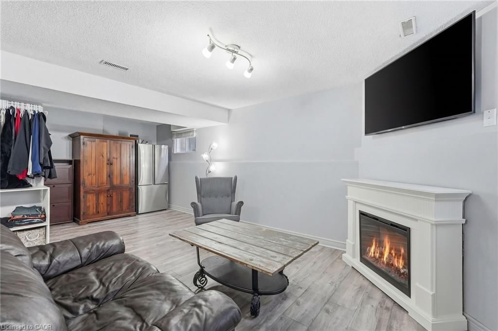 Single Family Residence for sale at 39 Kennard Street, Stoney Creek, ON, L8J 2C3 - Valley Park - MLS: 40816503