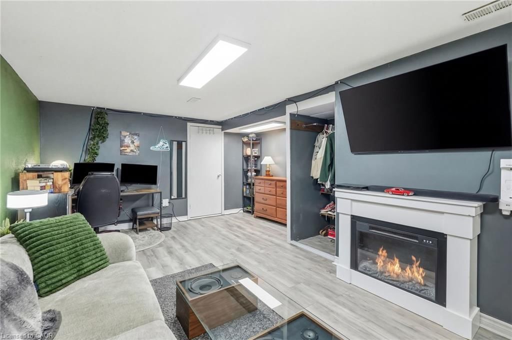 Single Family Residence for sale at 39 Kennard Street, Stoney Creek, ON, L8J 2C3 - Valley Park - MLS: 40816503