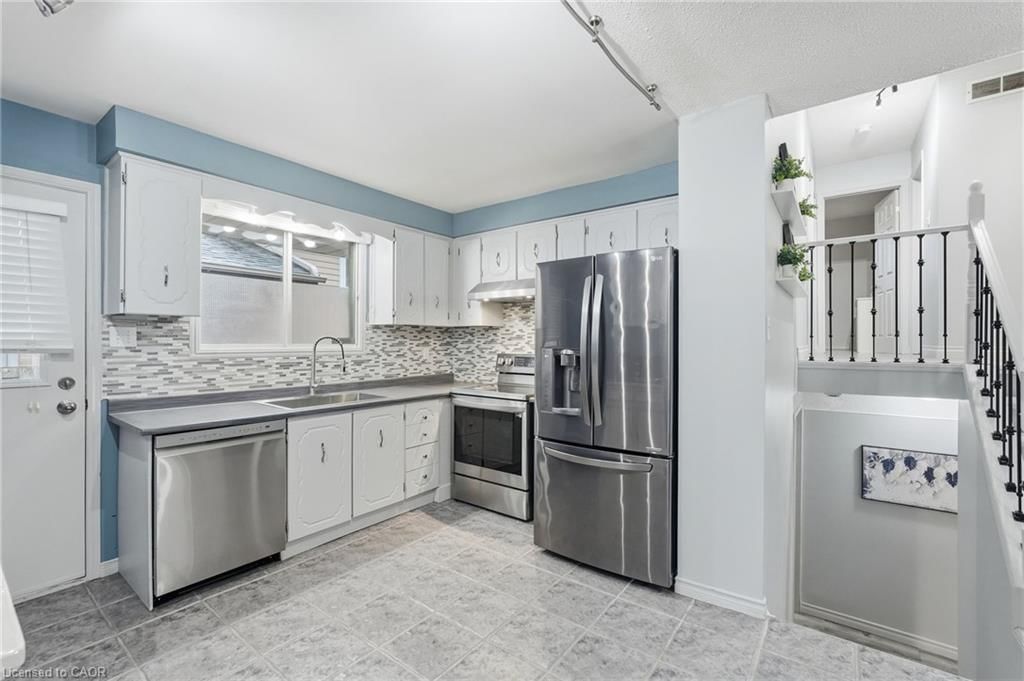 Single Family Residence for sale at 39 Kennard Street, Stoney Creek, ON, L8J 2C3 - Valley Park - MLS: 40816503