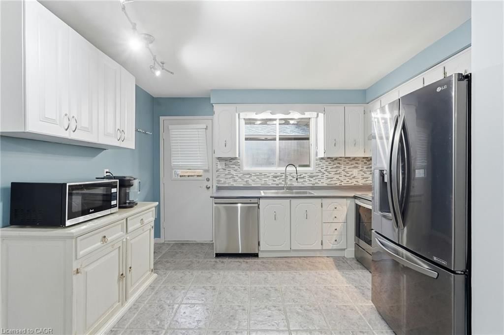 Single Family Residence for sale at 39 Kennard Street, Stoney Creek, ON, L8J 2C3 - Valley Park - MLS: 40816503