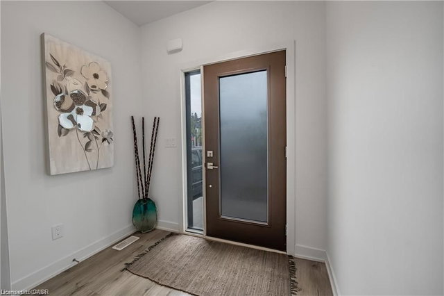 7 - 110 Fergus Avenue