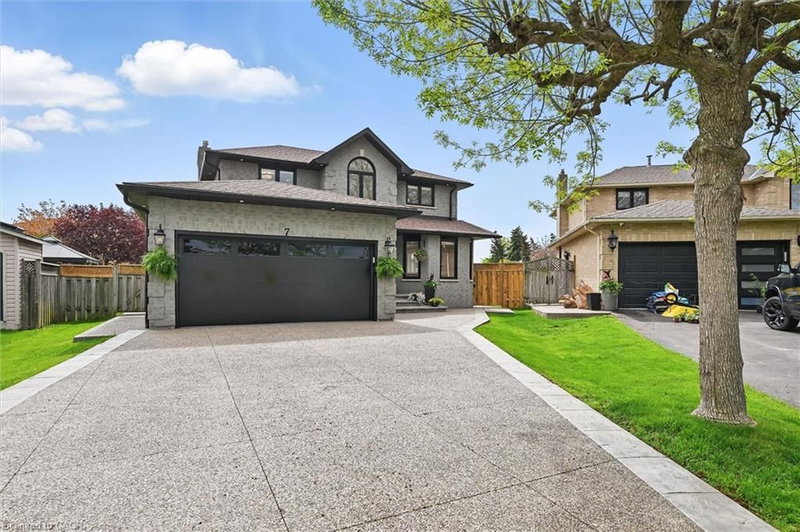 7 Grandview Avenue