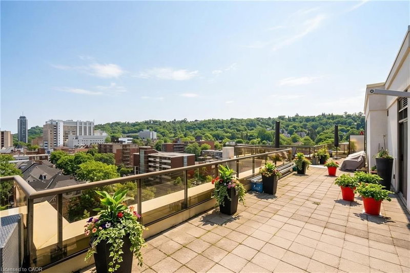 PH1 - 90 Charlton Avenue W