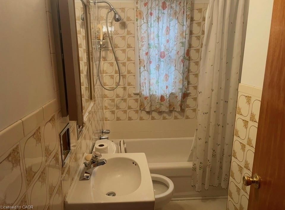 Single Family Residence for sale at 2040 Barton Street, Hamilton, ON, L8H 2Z2 - McQuesten - MLS: 40816649