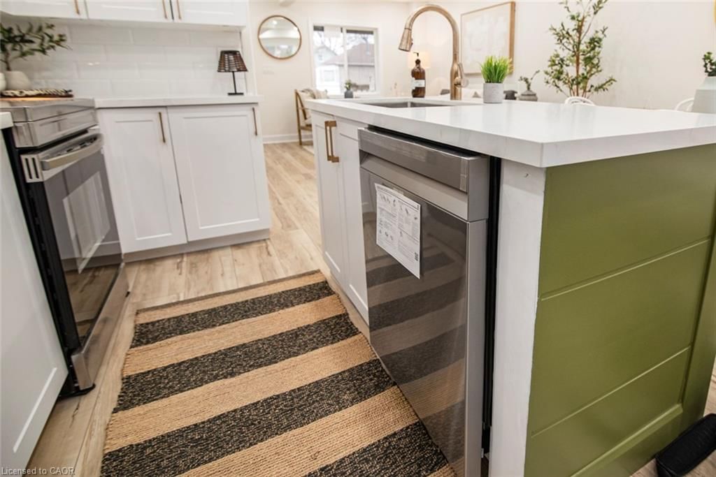 Single Family Residence for sale at 7 Stapleton Avenue, Hamilton, ON, L8H 3N5 - Crown Point North - MLS: 40816778