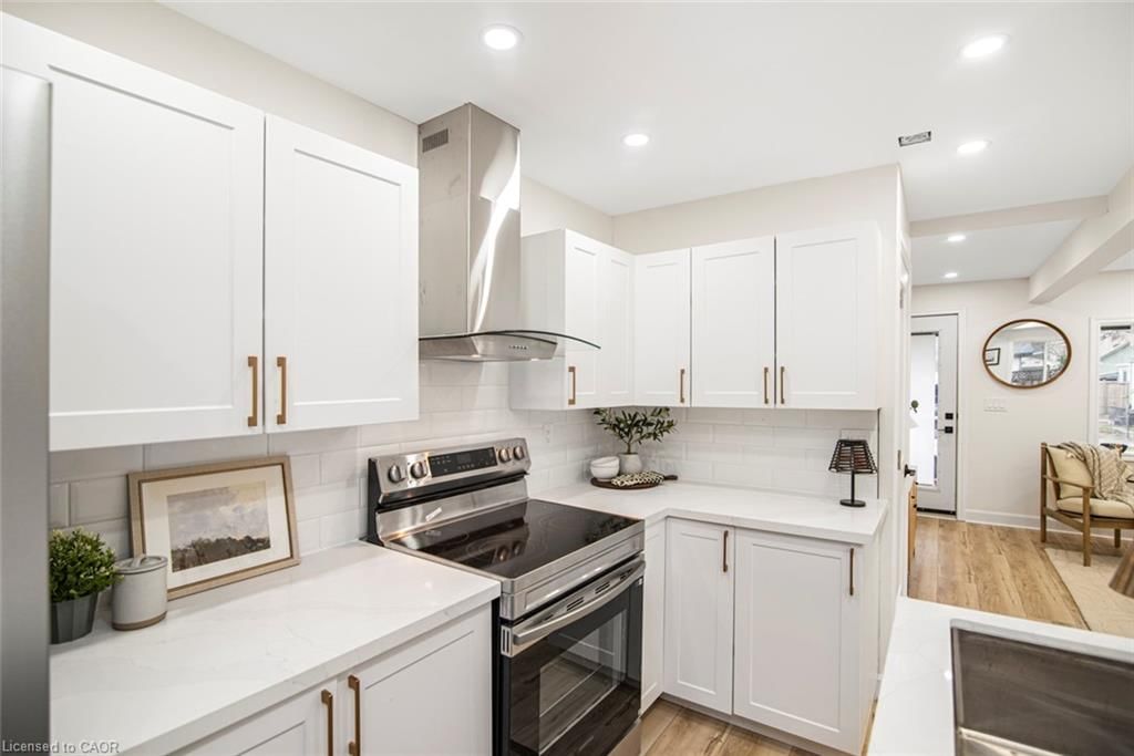 Single Family Residence for sale at 7 Stapleton Avenue, Hamilton, ON, L8H 3N5 - Crown Point North - MLS: 40816778