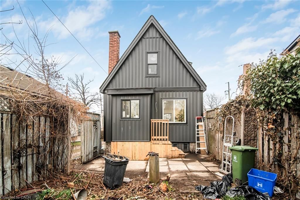 Single Family Residence for sale at 7 Stapleton Avenue, Hamilton, ON, L8H 3N5 - Crown Point North - MLS: 40816778