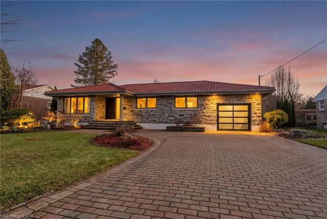 30 Windermere Crescent