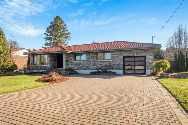 30 Windermere Crescent