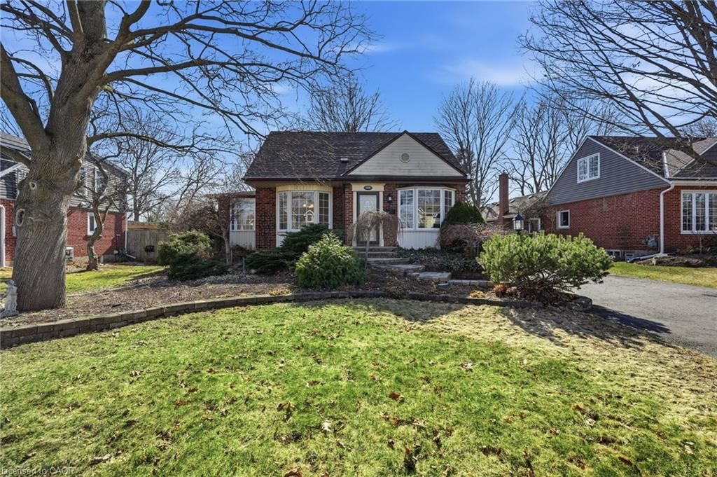 Single Family Residence sold at 952 Danforth Avenue, Burlington, ON, L7T 1S8 - Aldershot Central - MLS: 40816925