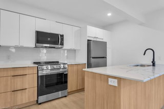 7 - 215 Raglan Street