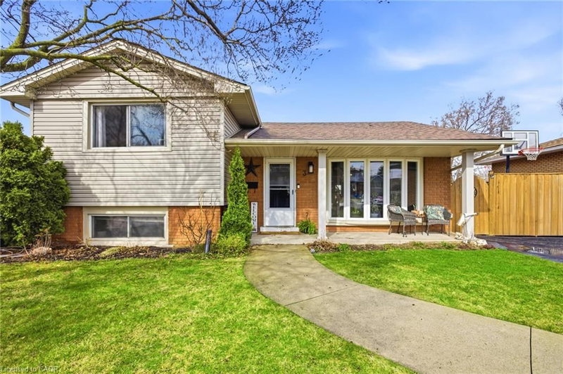 3 Elvia Court, Stoney Creek, Ontario