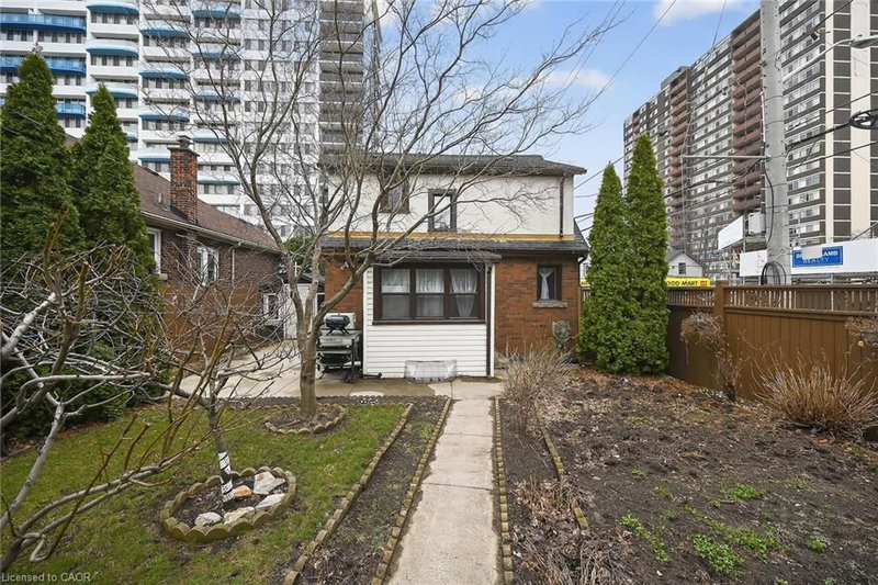 144 Hunter Street W